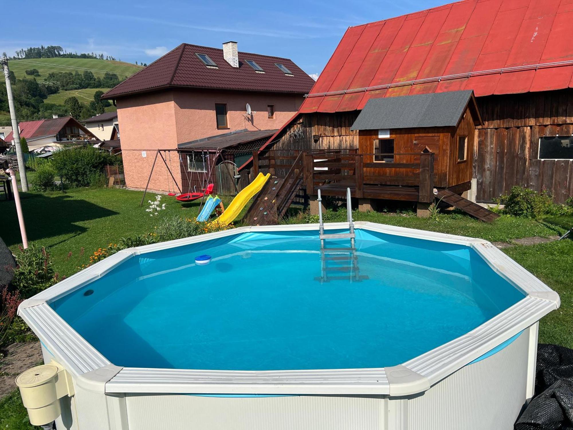 U Deda A Starkej Cierny Balog Luaran gambar